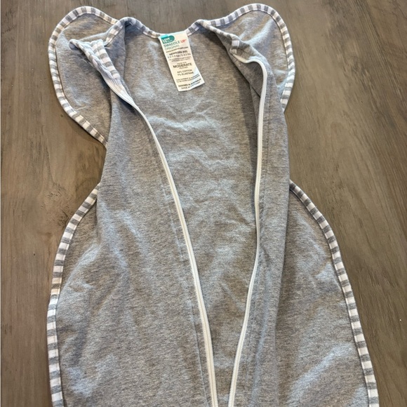 Love To Dream Swaddle Newborn Hands Up Gray 5-8.5 Lbs Pounds Moderate Weather - Picture 5 of 10